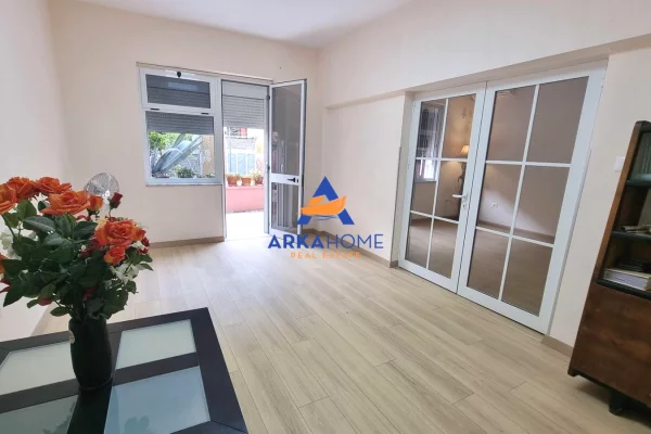 JEPET ME QERA AMBIENT BIZNESI 55M2 "MINE PEZA" 850 EURO