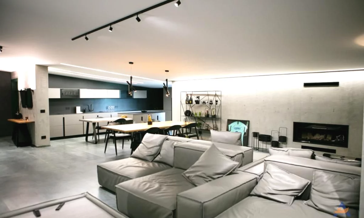 Shtepi ne shitje Apartament ne Tirane, 3+1, Mobilimi E mobiluar, Pagesa 850,000  Euro.