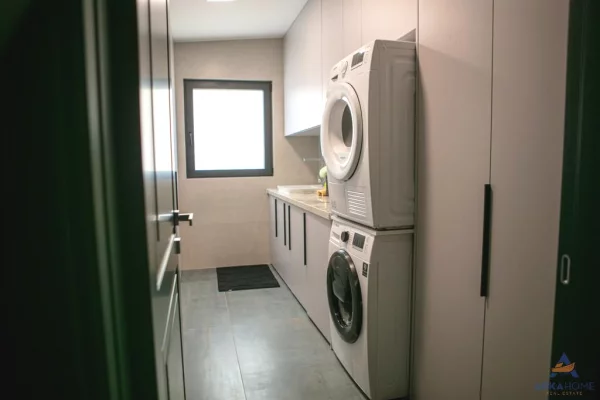 Shtepi ne shitje Apartament ne Tirane, 3+1, Mobilimi E mobiluar, Pagesa 850,000  Euro.