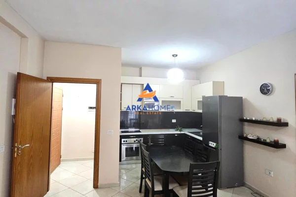 Shtepi me qera Apartament ne Tirane, 2+1, Mobilimi E mobiluar, Pagesa 525  Euro.