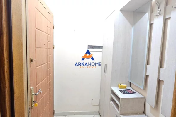 Shtepi me qera Apartament ne Tirane, 2+1, Mobilimi E mobiluar, Pagesa 525  Euro.