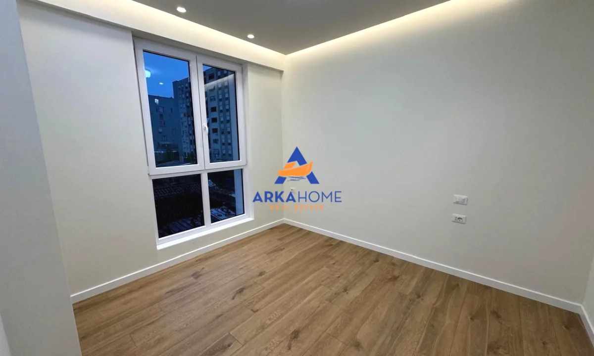 JEPET ME QERA AMBIENT BIZNESI 1+1 "RRUGA ROBERT SHVARC,PRANE KESH " 1000 EURO