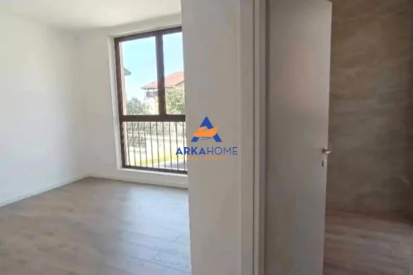 JEPET VILE ME QERA 3 KATE "TE RRUGA E ELBASANIT" 250000 LEKE