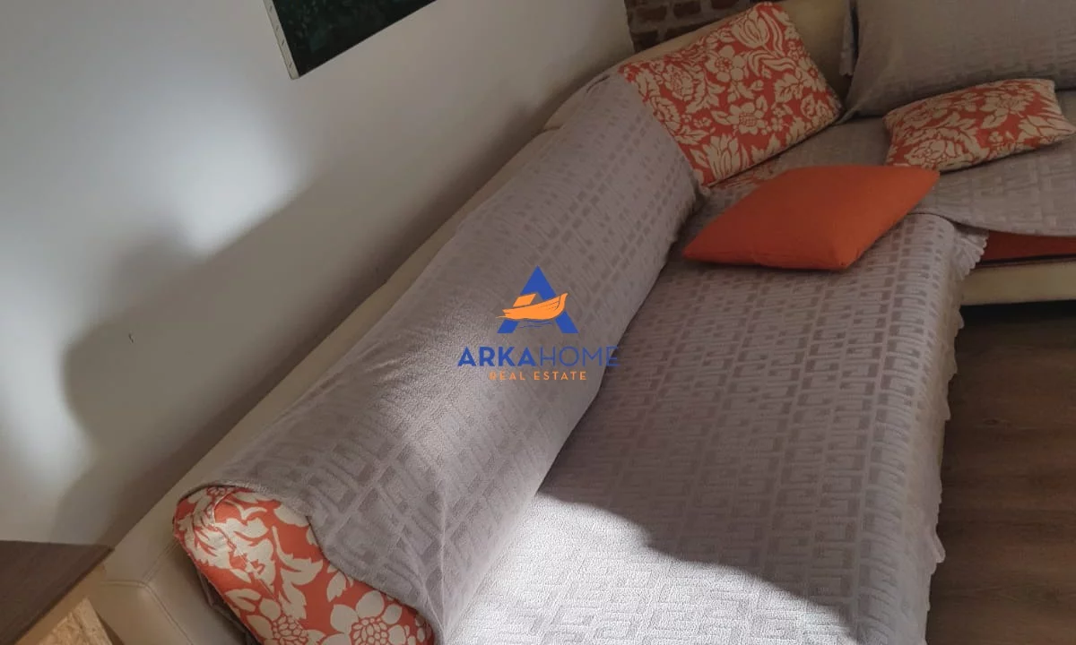 Shtepi me qera Apartament ne Tirane, 1+1, Mobilimi E mobiluar, Pagesa 500  Euro.