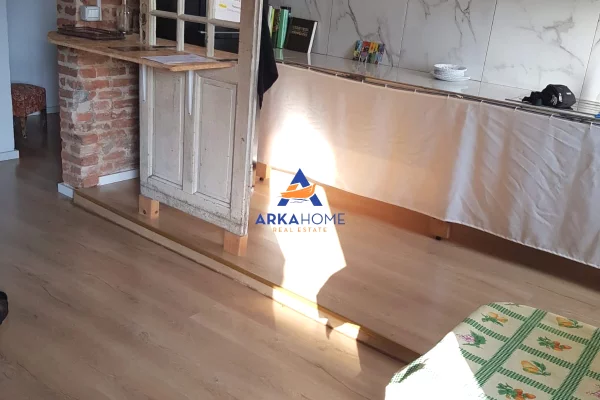 Shtepi me qera Apartament ne Tirane, Garsoniere, Mobilimi E mobiluar, Pagesa 500  Euro.