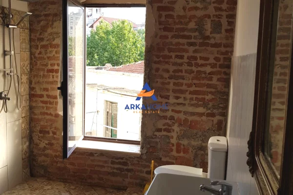 Shtepi me qera Apartament ne Tirane, Garsoniere, Mobilimi E mobiluar, Pagesa 500  Euro.