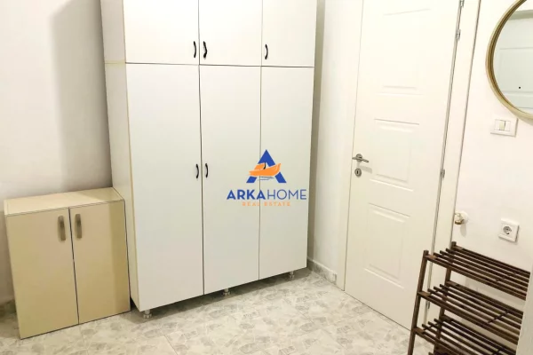 Shtepi me qera Apartament ne Tirane, 1+1, Mobilimi E mobiluar, Pagesa 578  Euro.