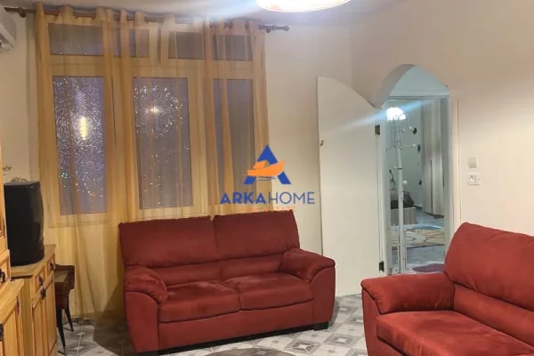 JEPET APARTAMENT ME QERA 1+1 "RRUGA MYSLYM SHYRI" 400 EURO