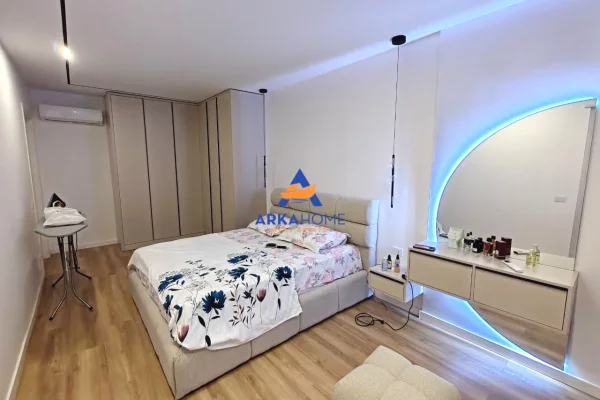 Shtepi ne shitje Apartament ne Tirane, 2+1, Mobilimi E mobiluar, Pagesa 145,000  Euro.