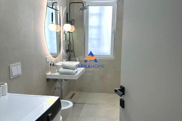Shtepi ne shitje Apartament ne Tirane, 2+1, Mobilimi E mobiluar, Pagesa 145,000  Euro.