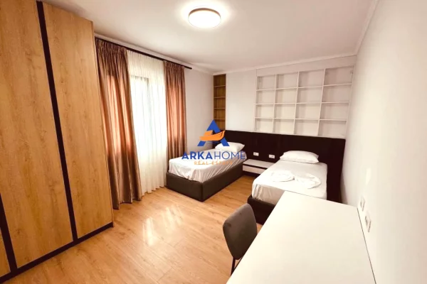 Shtepi me qera Apartament ne Tirane, 2+1, Mobilimi E mobiluar, Pagesa 1,300  Euro.