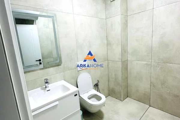 Shtepi me qera Apartament ne Tirane, 2+1, Mobilimi E mobiluar, Pagesa 1,300  Euro.