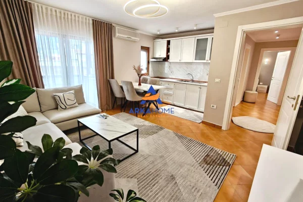 Shtepi ne shitje Apartament ne Tirane, 1+1, Mobilimi E mobiluar, Pagesa 145,000  Euro.
