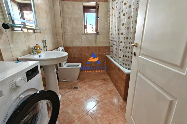 Shtepi ne shitje Apartament ne Tirane, 1+1, Mobilimi E mobiluar, Pagesa 145,000  Euro.