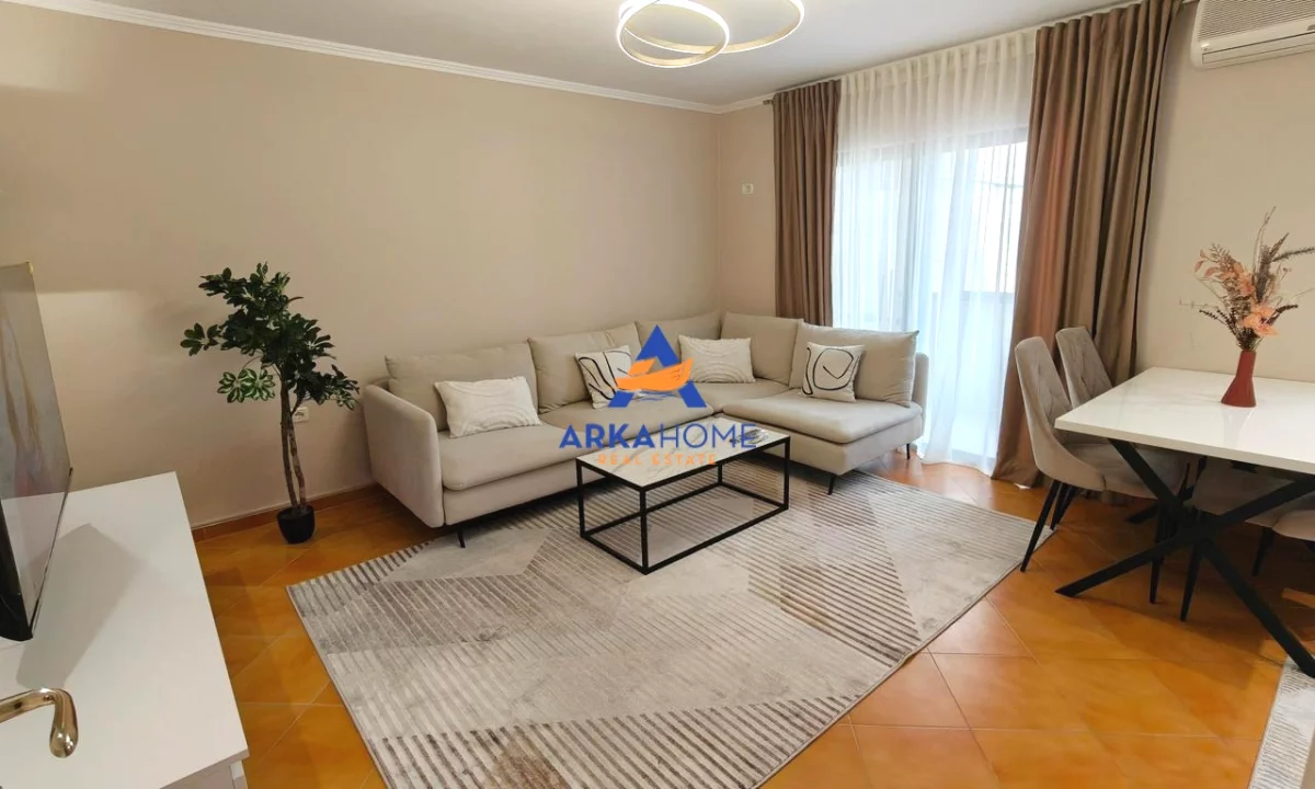Shtepi ne shitje Apartament ne Tirane, 1+1, Mobilimi E mobiluar, Pagesa 145,000  Euro.