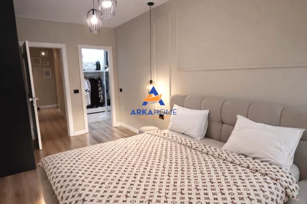 Shtepi ne shitje Apartament ne Tirane, 2+1, Mobilimi E mobiluar, Pagesa 370,000  Euro.