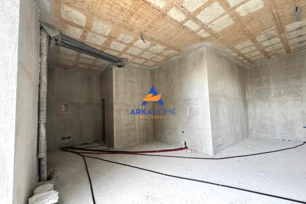 SHITET DYQAN 75M2 "FUSHA AVIACIONIT" 225000 EURO