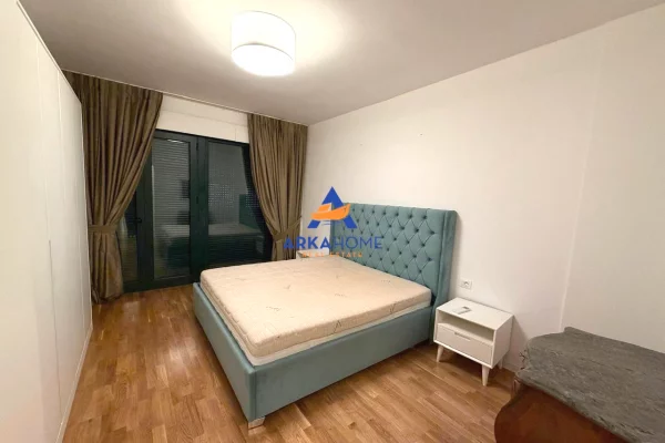 Shtepi me qera Apartament ne Tirane, 3+1, Mobilimi E mobiluar, Pagesa 2,500  Euro.