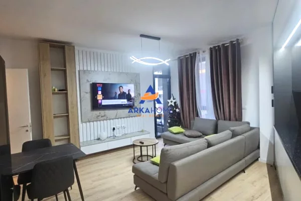 Appartamento in affitto a Tirana 2+1, Arredato