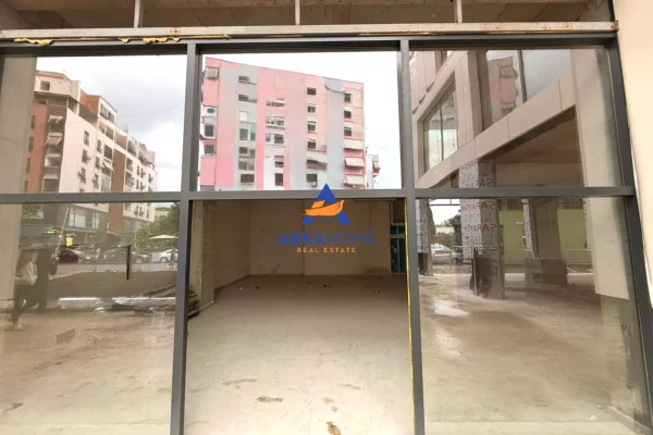 JEPET ME QERA DYQAN 150M2 "BUZE RRUGE TE ZOGU I ZI" 3500 EURO