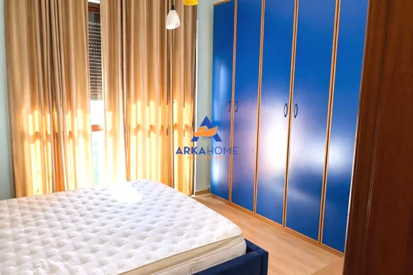 Shtepi me qera Apartament ne Tirane, 2+1, Mobilimi E mobiluar, Pagesa 1,200  Euro.