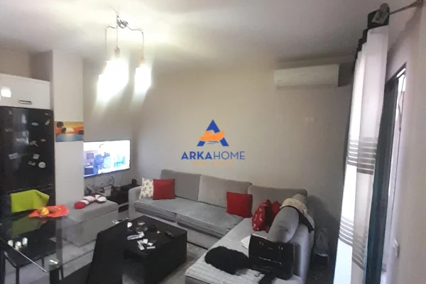 Shtepi me qera 1+1 ne Tirane - 525 Euro