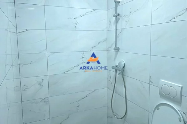 JEPET AMBJENT ZYRASH ME QERA 62M2 "RRUGA E KAVAJES" 800 EURO NETO