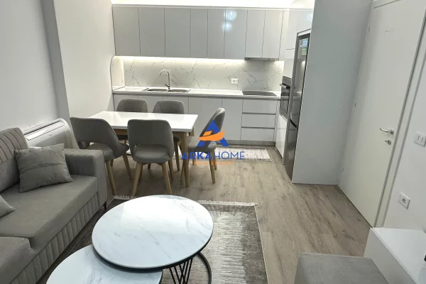 Shtepi me qera Apartament ne Tirane, 2+1, Mobilimi E mobiluar, Pagesa 1,000  Euro.