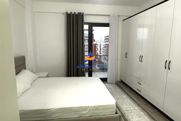 Shtepi me qera Apartament ne Tirane, 2+1, Mobilimi E mobiluar, Pagesa 1,000  Euro.