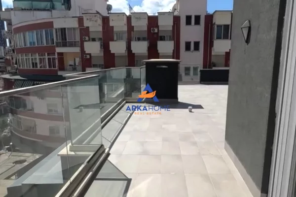 Shtepi ne shitje Duplex(shtepi me 2 kate) ne Tirane, 3+1, Mobilimi E mobiluar, Pagesa 600,000  Euro.