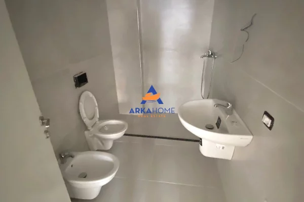 Shtepi ne shitje Apartament ne Lezhe, 2+1, Mobilimi Bosh, pa mobiluar, Pagesa 132,250  Euro.