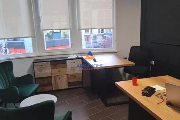 JEPET ZYRE ME QERA 108M2 "PRANE LIQENIT TE TIRANES" 85000 LEKE