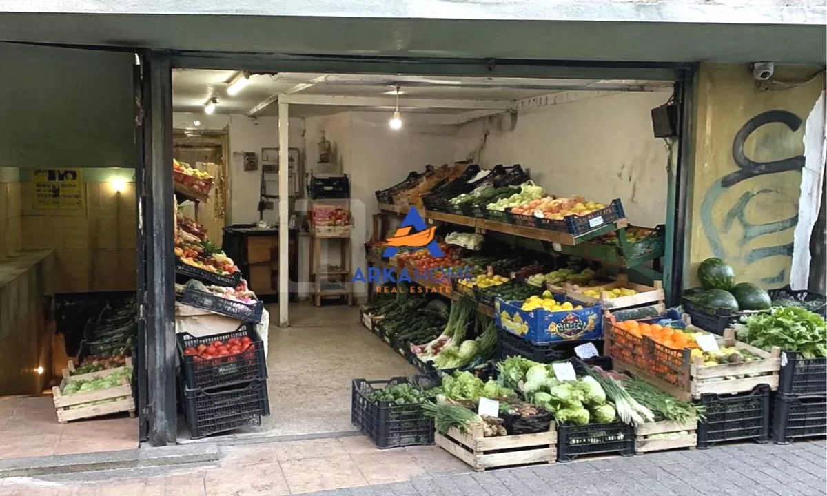 JEPET DYQAN BUZE RRUGE PER SHITJE 50M2 "TEK BULEVARDI BAJRAM CURRI" 210.084 EURO