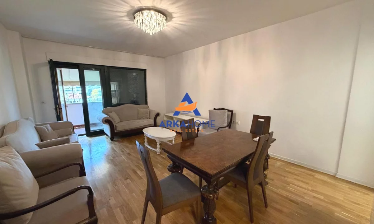 Shtepi me qera Apartament ne Tirane, 3+1, Mobilimi E mobiluar, Pagesa 2,500  Euro.