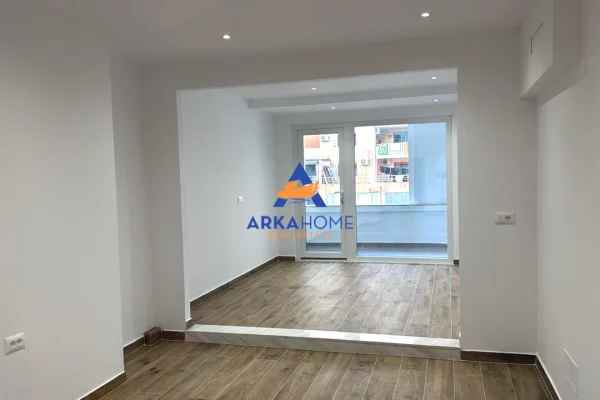 JEPEN ME QERA 2 AMBIENTE ZYRASH 60M2 (SECILA) 800 EURO (SECILA)