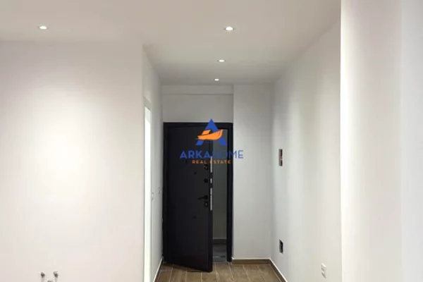 JEPEN ME QERA 2 AMBIENTE ZYRASH 60M2 (SECILA) 800 EURO (SECILA)