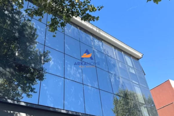 Ambient biznesi me qera 1+1 ne Tirane - 2,000 Euro