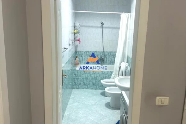 Shtepi me qera Apartament ne Tirane, 2+1, Mobilimi E mobiluar, Pagesa 750  Euro.