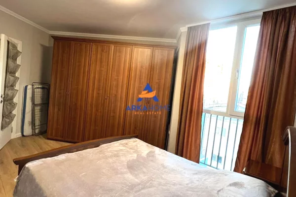 Shtepi ne shitje Apartament ne Tirane, 2+1, Mobilimi E mobiluar, Pagesa 175,000  Euro.