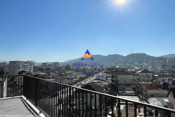 Shtepi ne shitje Apartament ne Tirane, 2+1, Mobilimi E mobiluar, Pagesa 175,000  Euro.