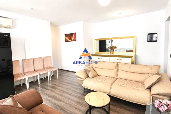 SHITET APARTAMENT 2+1+BALLKON "PRANË BAR OSLO,ISH FUSHA E AVIACIONIT" 195.000 EURO