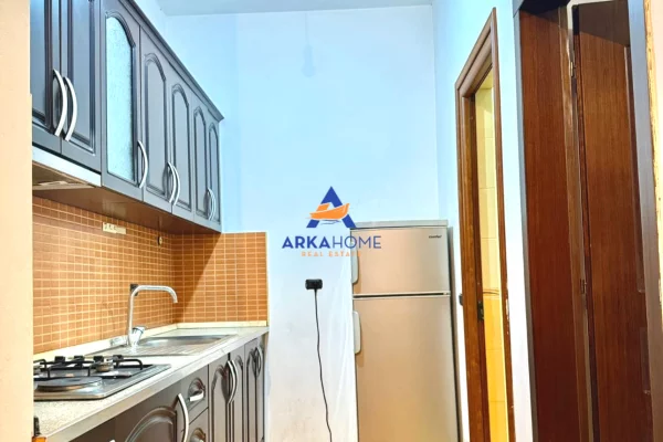 Shtepi me qera Apartament ne Tirane, 1+1, Mobilimi E mobiluar, Pagesa 472  Euro.