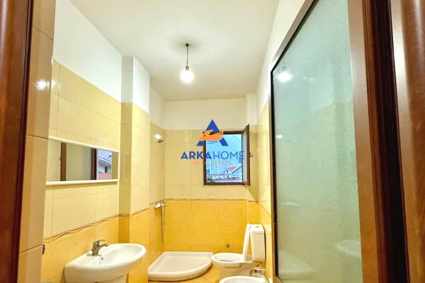 Shtepi me qera Apartament ne Tirane, 1+1, Mobilimi E mobiluar, Pagesa 472  Euro.