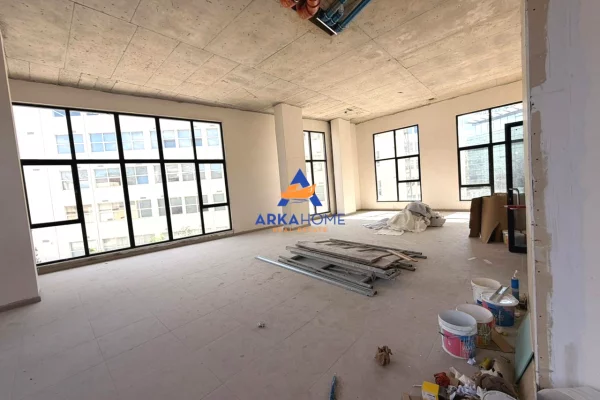 JEPET AMBJENT BIZNESI ME QERA 160M2 "VASIL SHANTO" 3000 EURO