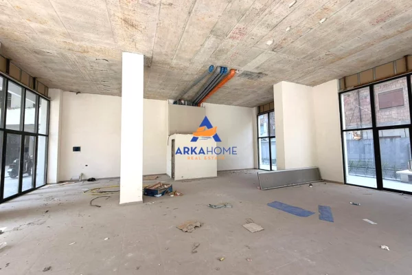 JEPET AMBJENT BIZNESI ME QERA 160M2 "VASIL SHANTO" 3000 EURO