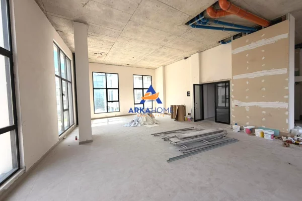 SHITET AMBJENT BIZNESI 160M2 "VASIL SHANTO" 600.000 EURO