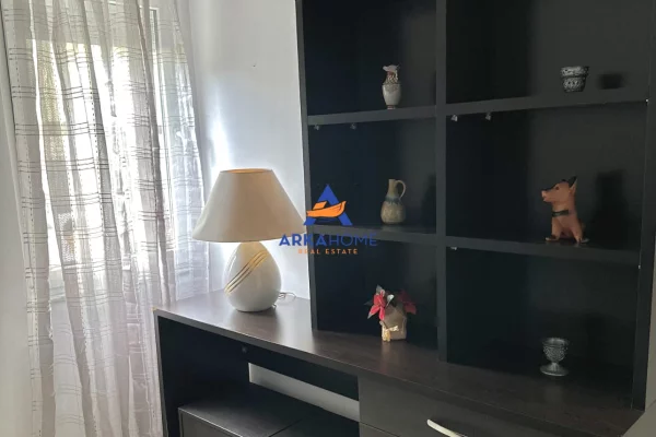 Shtepi me qera Apartament ne Tirane, 2+1, Mobilimi E mobiluar, Pagesa 600  Euro.