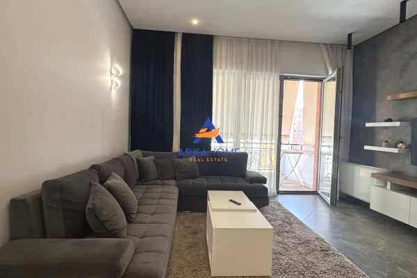 Shtepi me qera 2+1 ne Tirane - 1,400 Euro