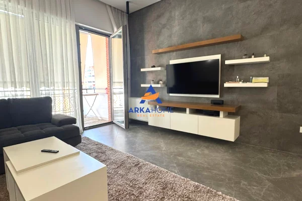 Shtepi me qera Apartament ne Tirane, 2+1, Mobilimi E mobiluar, Pagesa 1,400  Euro.