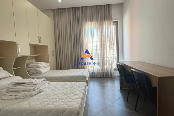 Shtepi me qera Apartament ne Tirane, 2+1, Mobilimi E mobiluar, Pagesa 1,400  Euro.